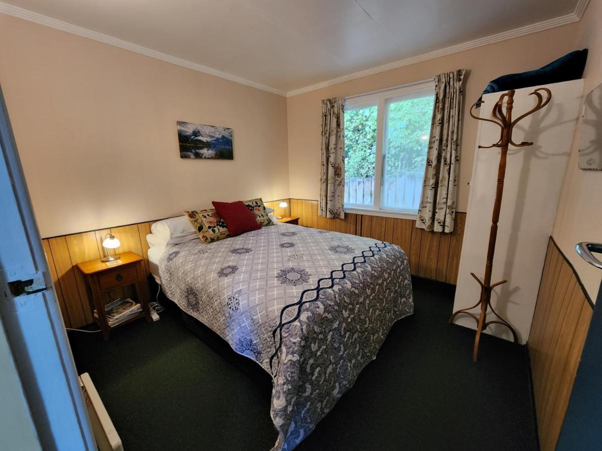 Possum Lodge Manapouri Exterior photo